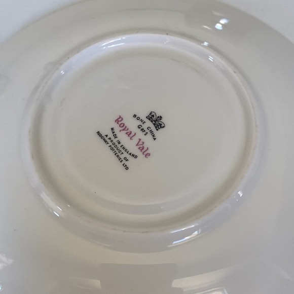 Vintage Royal Vale Teacup & Saucer Cottage Scene & Gardens - Bone China England - Picture 12 of 15